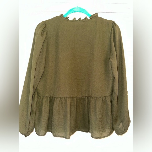 Ann Taylor Loft Long Sleeve Dark Olive Green Top ~ Size Small Petite - Picture 3 of 4